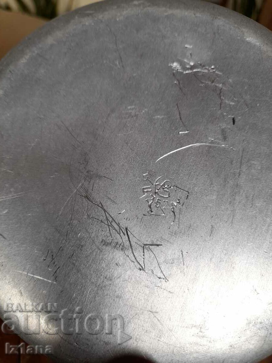 Old food containers - 5