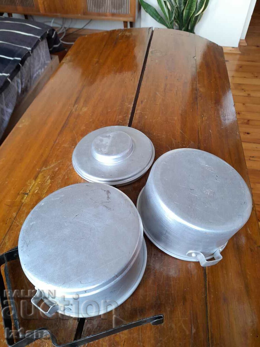 Old food containers - 6