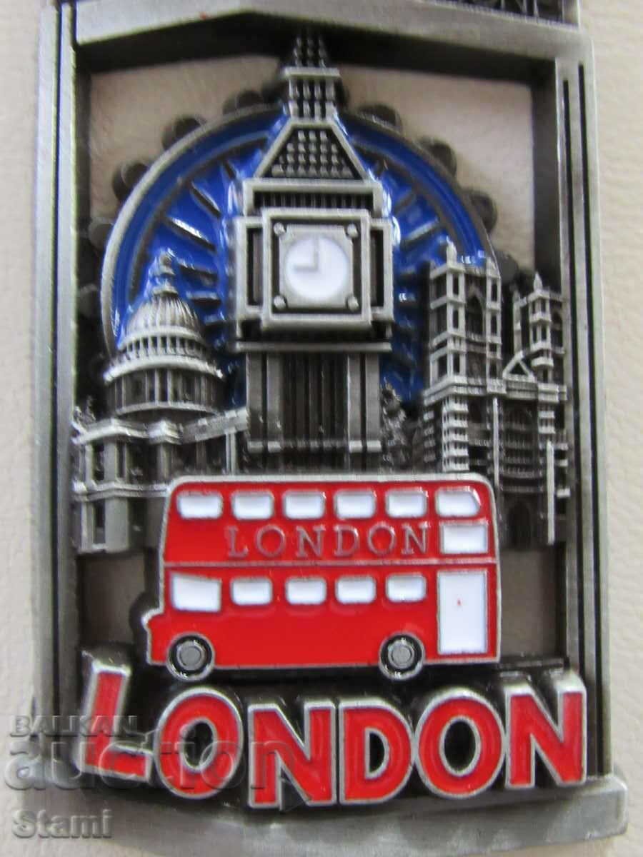 Auction Authentic 3D magnet from London, UK, metal Auction Authentic 3D magnet from London, UK, metal