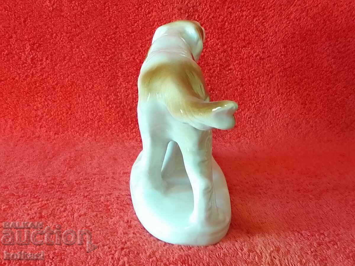 Аукцион Стара порцеланова фигура на Куче маркирано Аукцион Стара порцеланова фигура на Куче маркирано