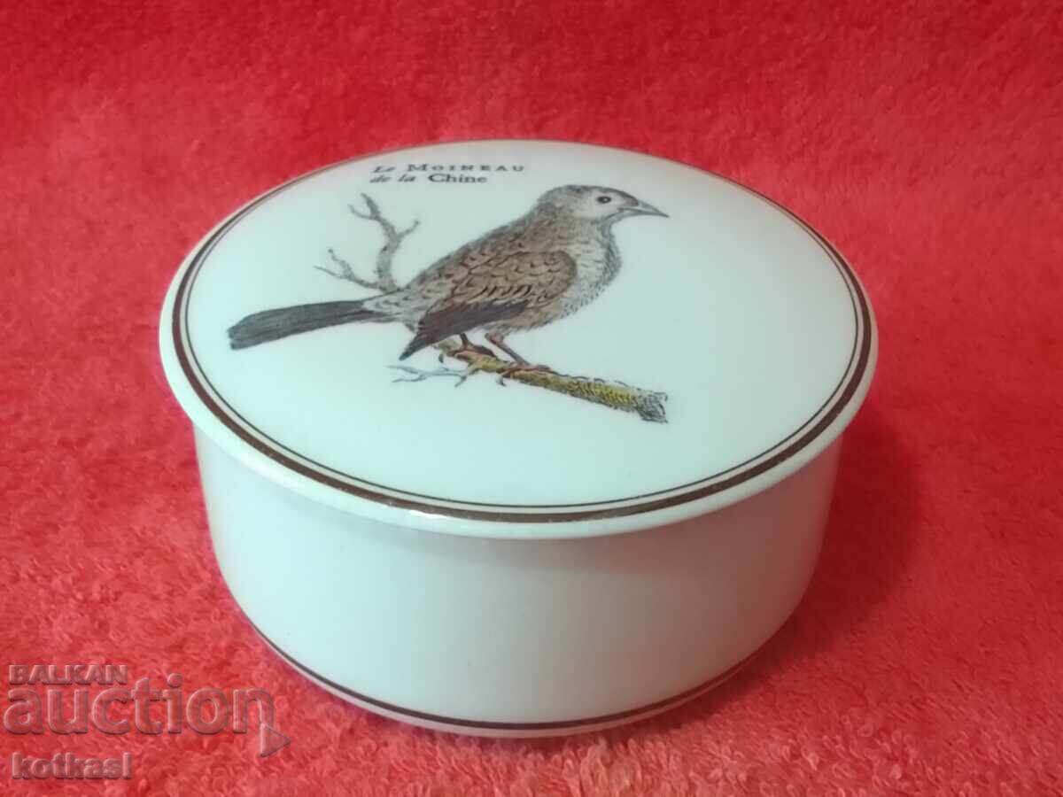 Old porcelain Villeroy Boch Luxembourg jewelery box with price 55.50 BGN | € 28.38 Old porcelain Villeroy Boch Luxembourg jewelery box with price 55.50 BGN | € 28.38