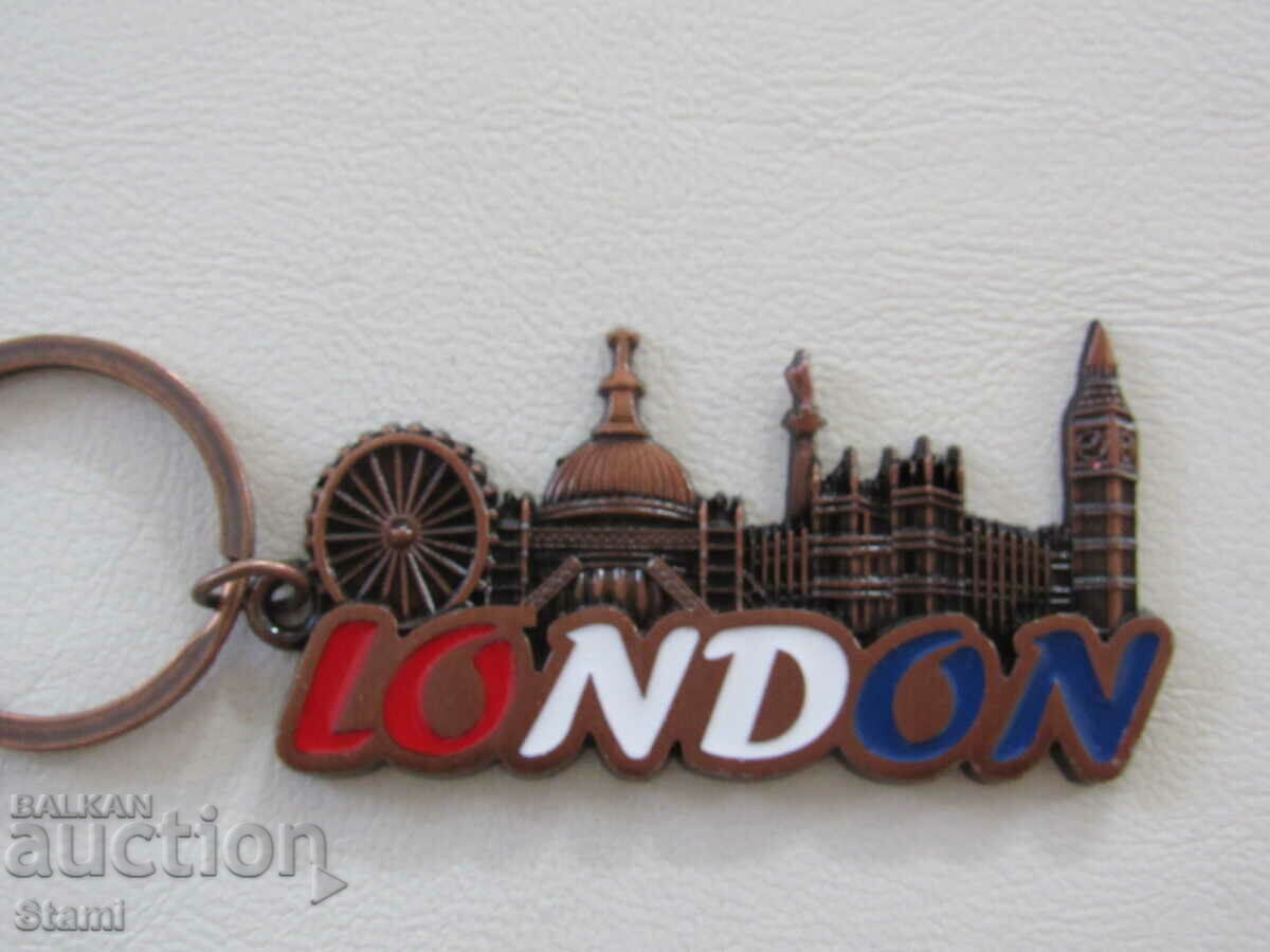 Auction Authentic 3D keychain from London, UK Auction Authentic 3D keychain from London, UK
