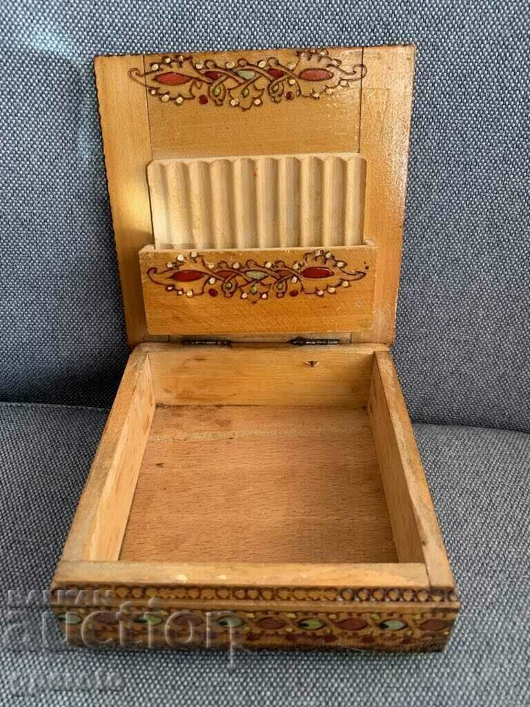 Auction Bulgarian wooden pyrographed ethnic cigarette box-3 Auction Bulgarian wooden pyrographed ethnic cigarette box-3