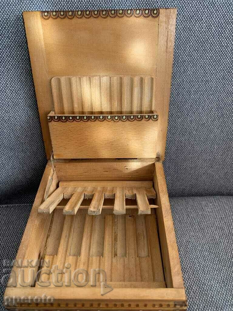 Cutie de țigări etnice bulgărească din lemn pirografat-7 cu preț 8.00 BGN | € 4.09