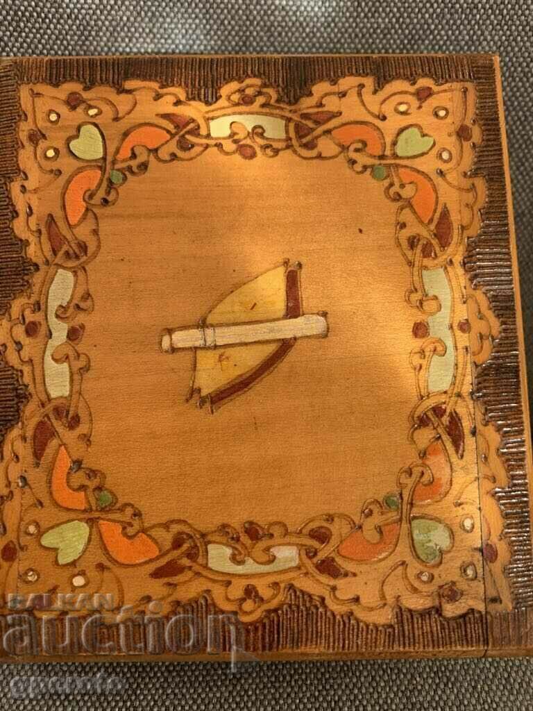 Cutie de țigări etnice bulgărească din lemn pirografat-7