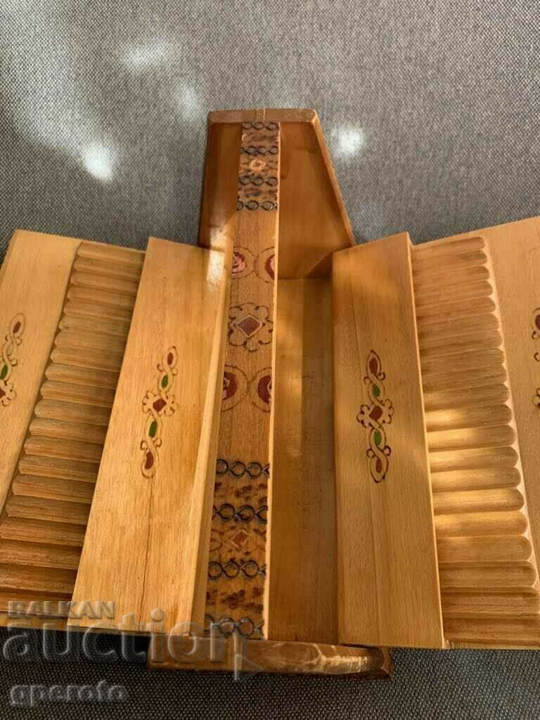 Delivery of Bulgarian wooden pyrographed ethnic cigarette box-8