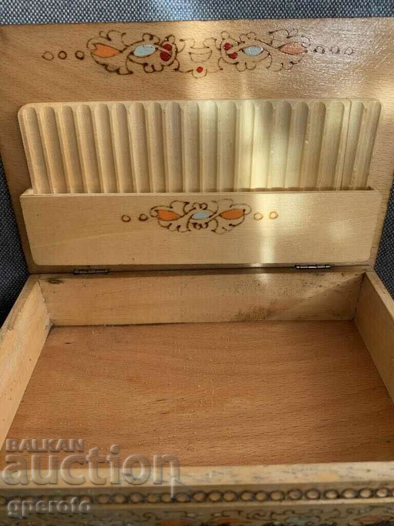 Auction  Bulgarian wooden pyrographed ethno cigarette box-10