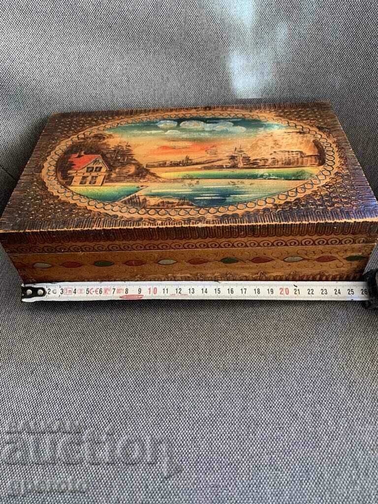 Βουλγαρικό ξύλινο όμορφα βαμμένο έθνικ κουτί-1