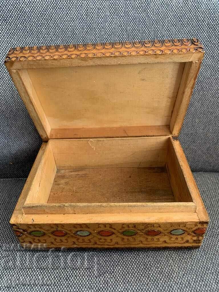 Auction Bulgarian wooden beautiful painted ethnic box-3 Auction Bulgarian wooden beautiful painted ethnic box-3