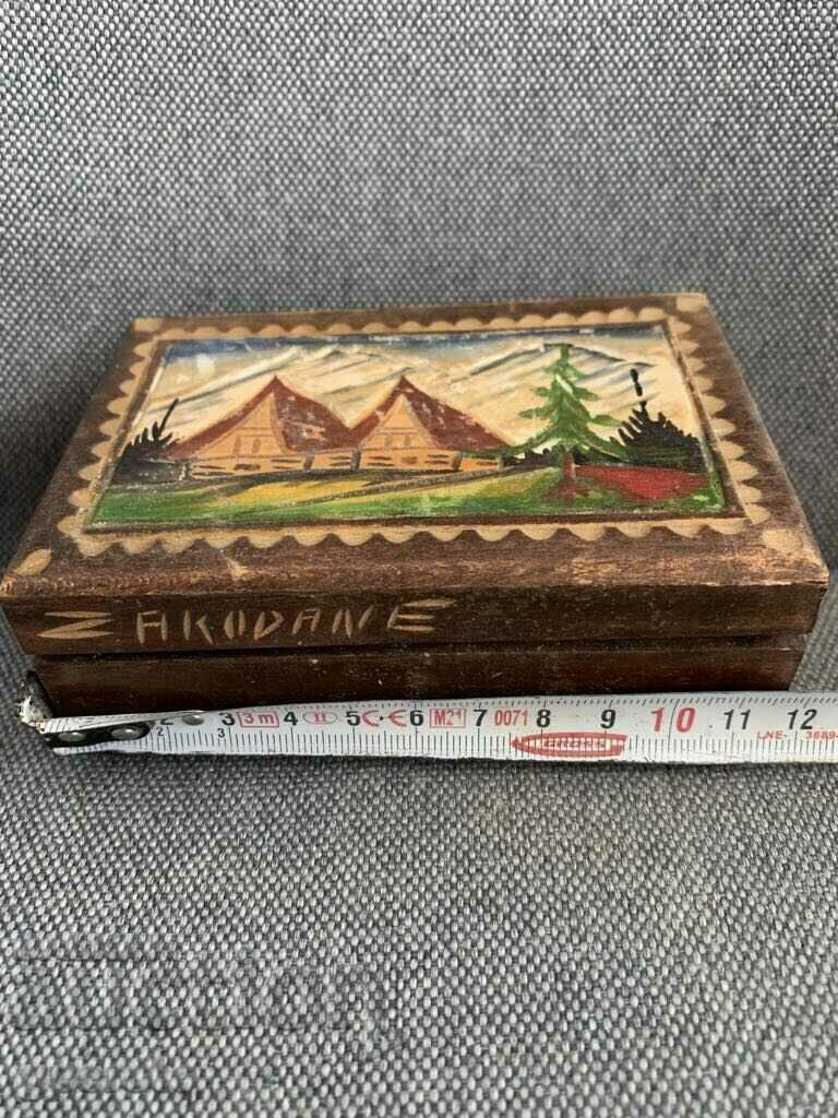 Bulgarian wooden beautiful painted ethnic box-4 with price 10.00 BGN | € 5.11 Bulgarian wooden beautiful painted ethnic box-4 with price 10.00 BGN | € 5.11