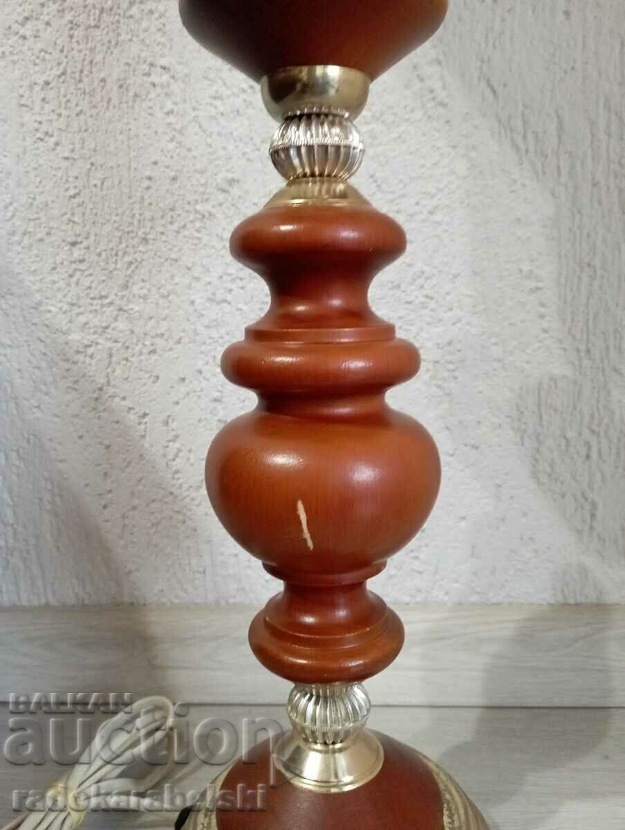 Auction  A very large antique lamp