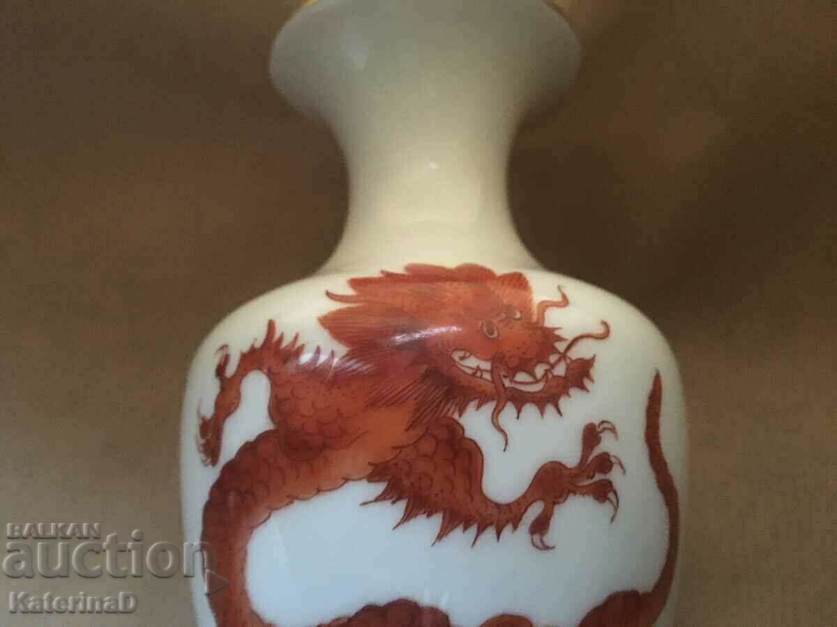 Meissen / Βάζο 1960 / Χειροποίητα Δράκος και φυτικά μοτίβα με τιμή 289.00 BGN | € 147.76