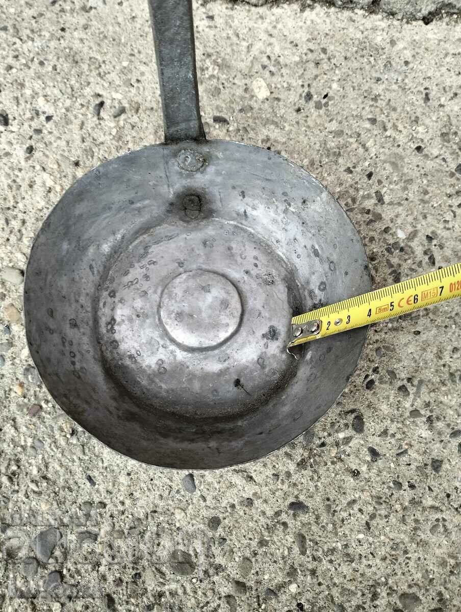 Auction Old copper ladle Auction Old copper ladle
