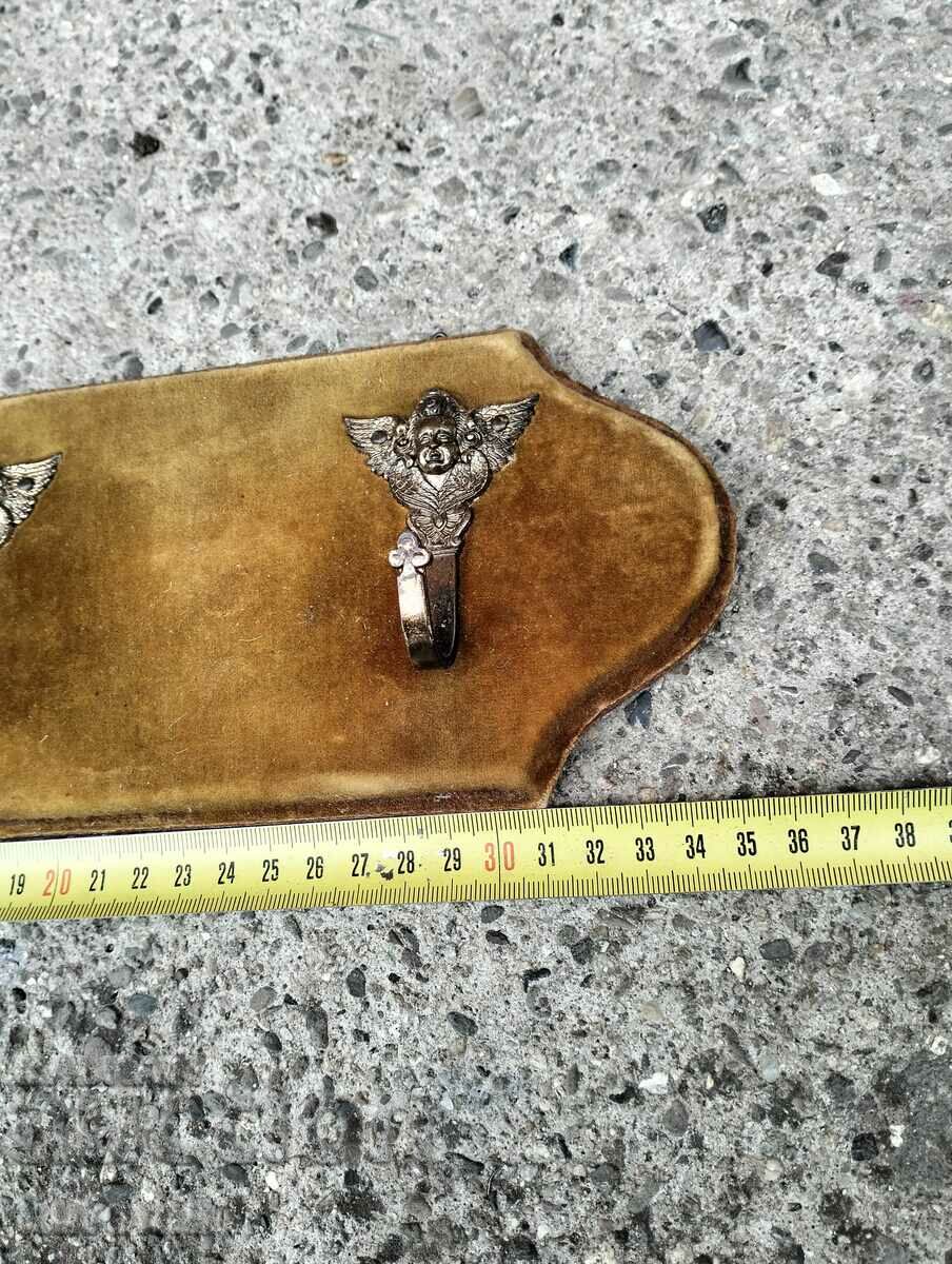 Auction Vintage wall hanger Auction Vintage wall hanger