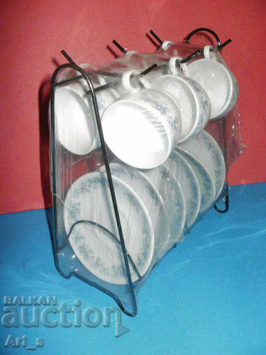 Set de cafea din China nefolosit de 6 cesti cu farfurii cu preț € 9.99 | 19.54 BGN Set de cafea din China nefolosit de 6 cesti cu farfurii cu preț € 9.99 | 19.54 BGN