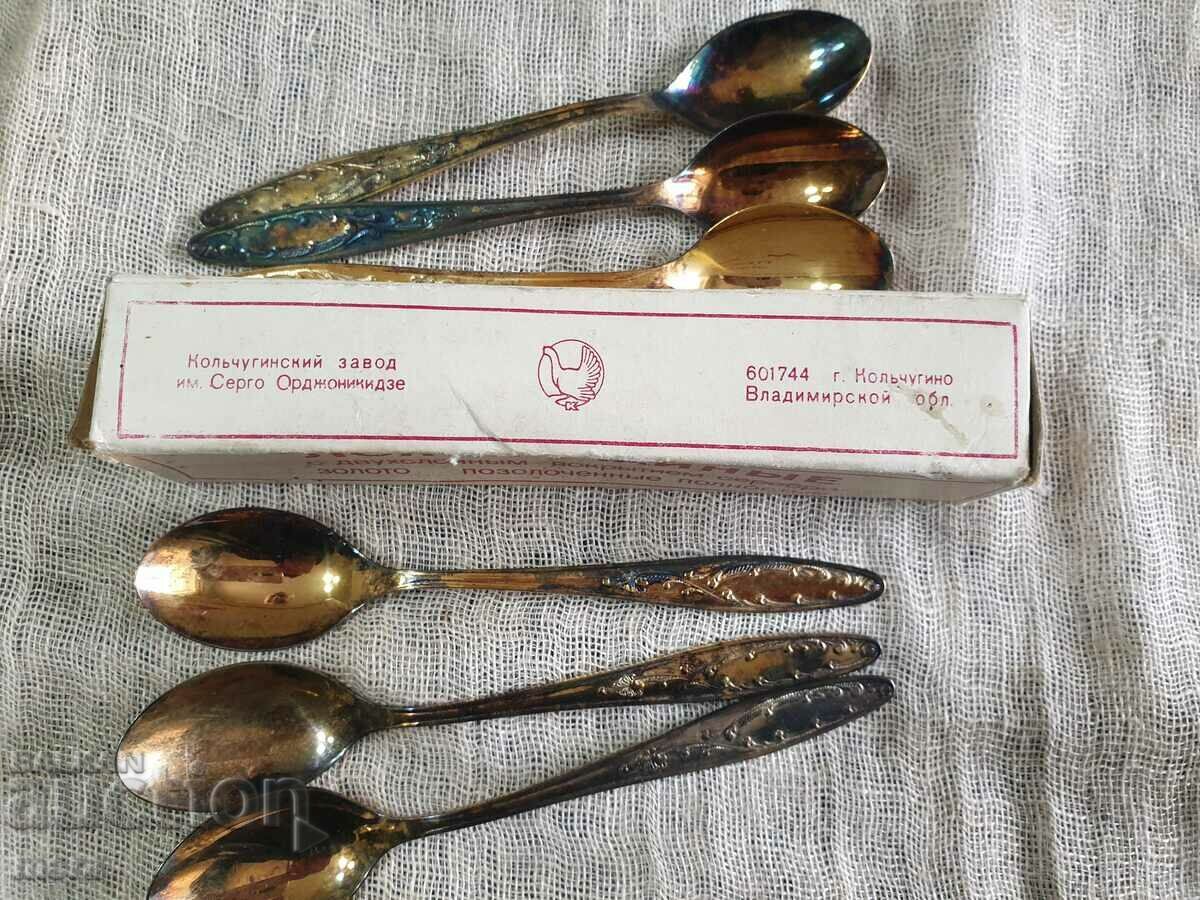 Russian teaspoons with a double thread coating of silver and gold - 5 Russian teaspoons with a double thread coating of silver and gold - 5