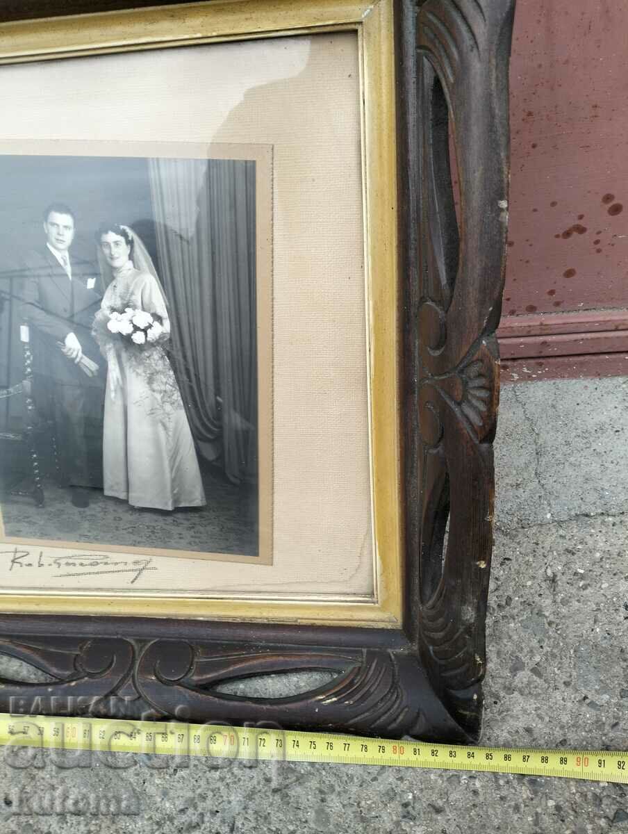 Antique wooden triptych wedding photo frame with price 119.99 BGN | € 61.35 Antique wooden triptych wedding photo frame with price 119.99 BGN | € 61.35