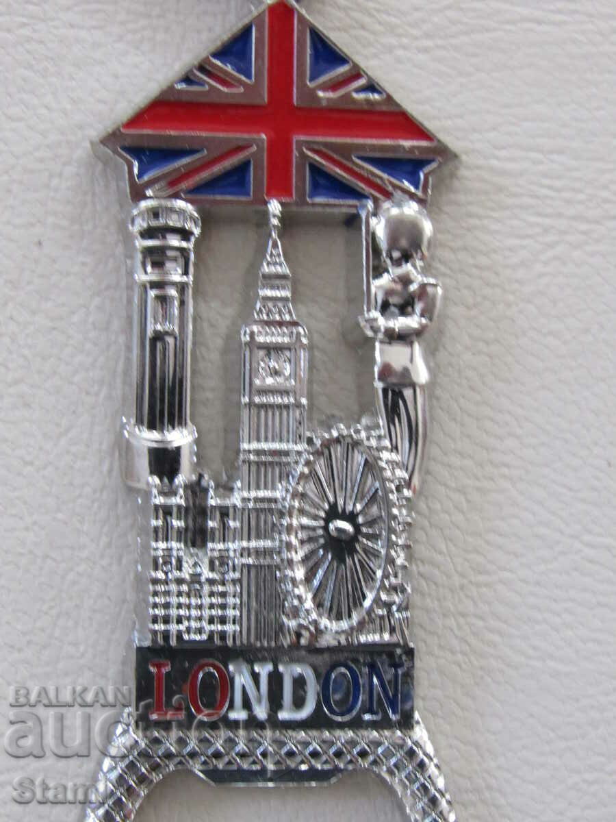 3D key chain opener from London, UK with price 11.50 BGN | € 5.88 3D key chain opener from London, UK with price 11.50 BGN | € 5.88