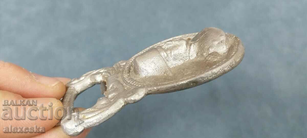 Παράδοση Ένα παλιό ανοιχτήρι μπουκαλιών Παράδοση Ένα παλιό ανοιχτήρι μπουκαλιών