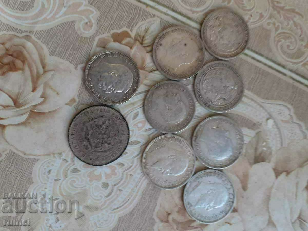 O mulțime de leva, dinar și 5 cenți