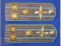 Epaulettes of an Air Force colonel.