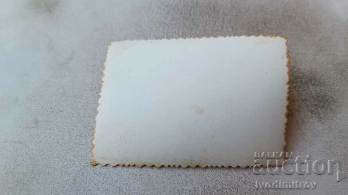 Снимка Мъж по бански на плажа с цена 2.45 лв. | € 1.25 Снимка Мъж по бански на плажа с цена 2.45 лв. | € 1.25