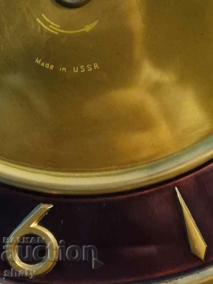 Delivery of Old wall clock. Original