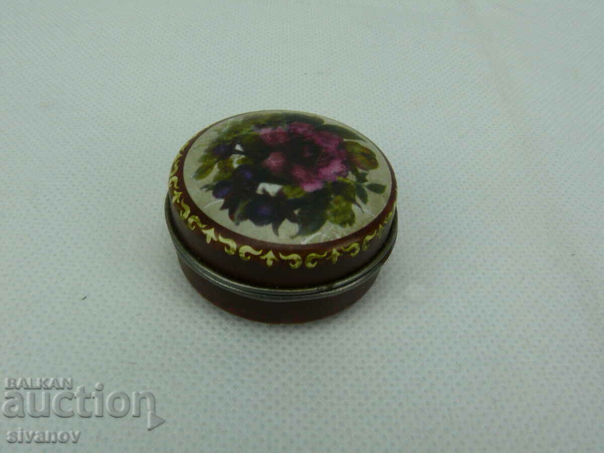 Vintage Small Tin Metal Box #2256 with price 14.99 BGN | € 7.66 Vintage Small Tin Metal Box #2256 with price 14.99 BGN | € 7.66