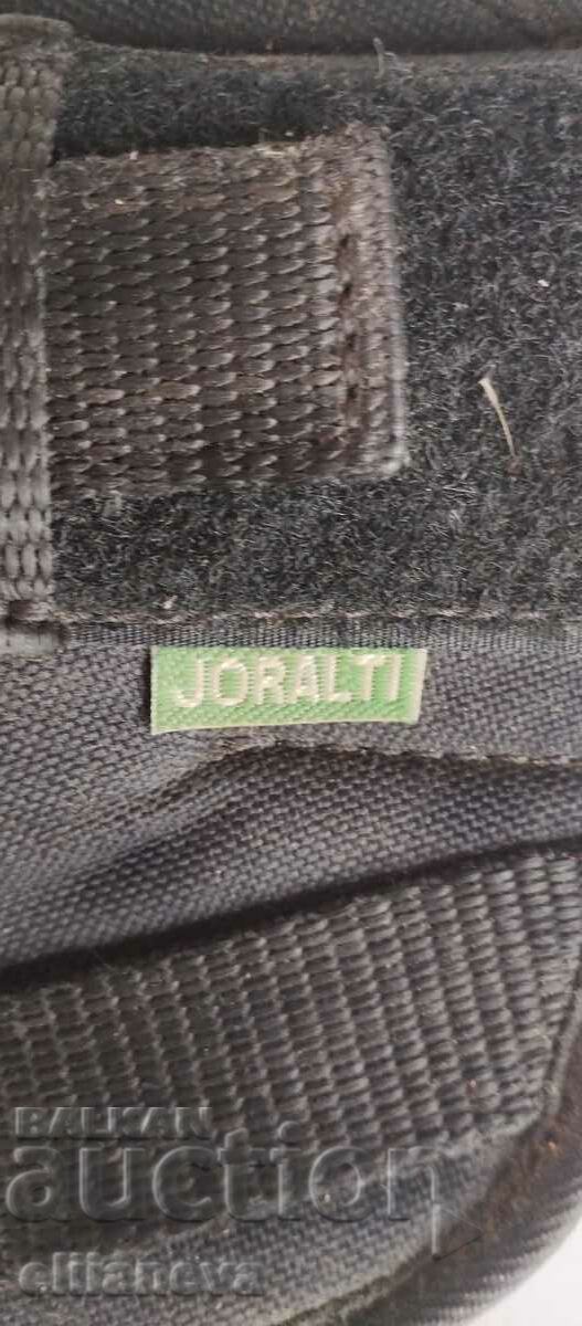 Кобур с цена 20.00 лв. | € 10.23 Кобур с цена 20.00 лв. | € 10.23