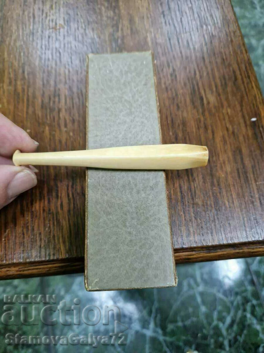 Tigara antica de colectie cu preț 99.00 BGN | € 50.62 Tigara antica de colectie cu preț 99.00 BGN | € 50.62