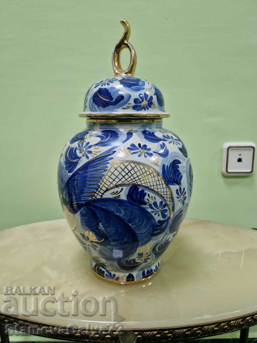 A beautiful large antique Belgian H.BEQUE porcelain urn
