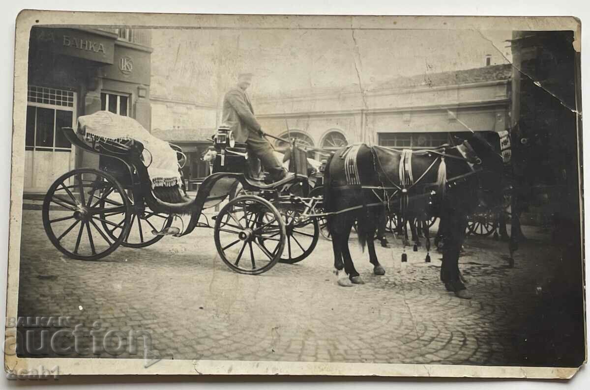 In front of the Bank with Phaeton