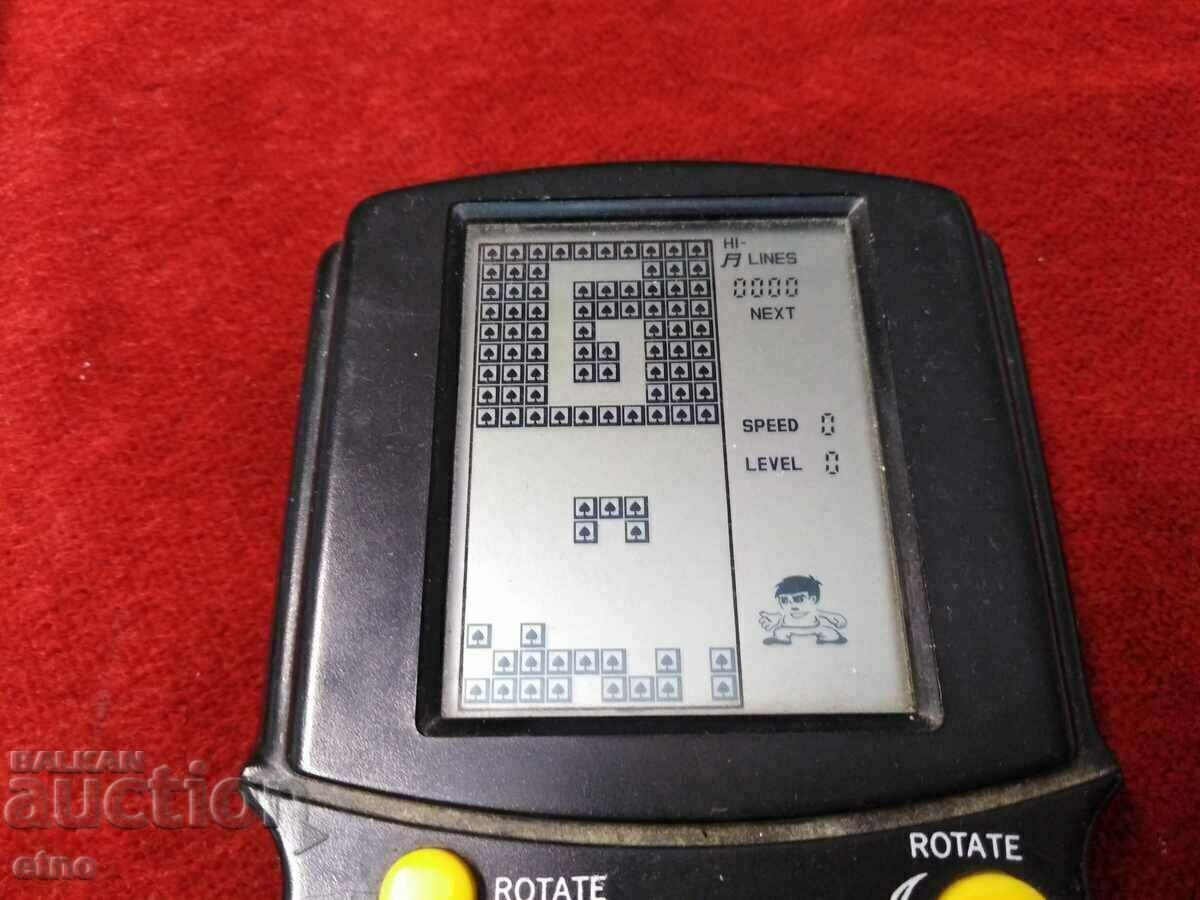 Delivery of VINTAGE ELECTRONIC GAME WITH "CAR FIGHTER- 7 IN 1", TOY