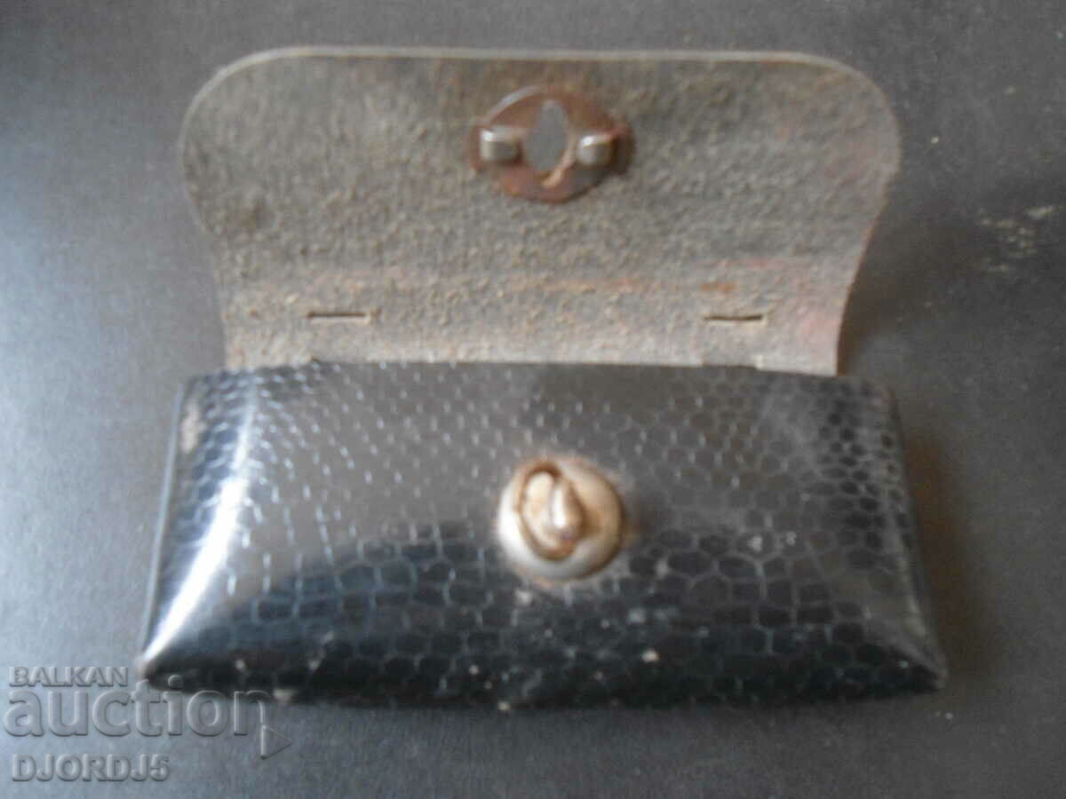 Delivery of Old leather bag Delivery of Old leather bag