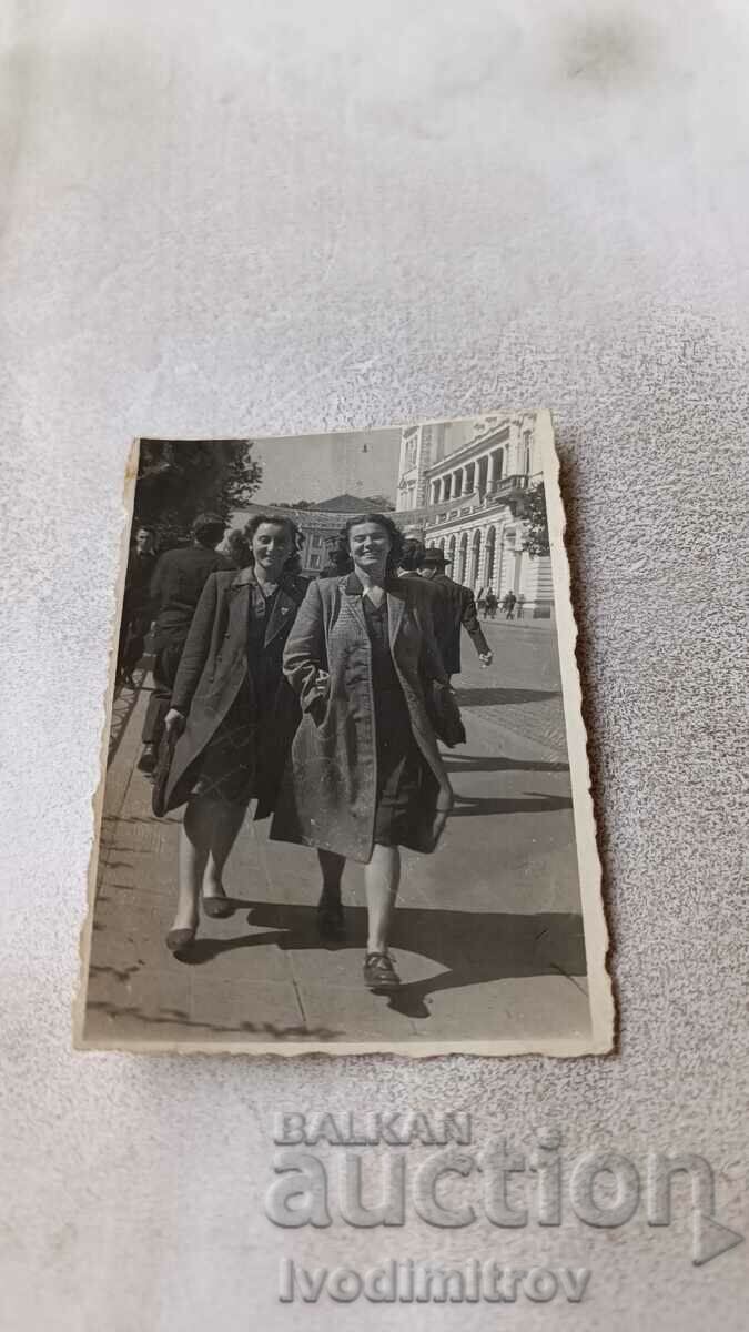 Photo Sofia Two young women on a walk 1948