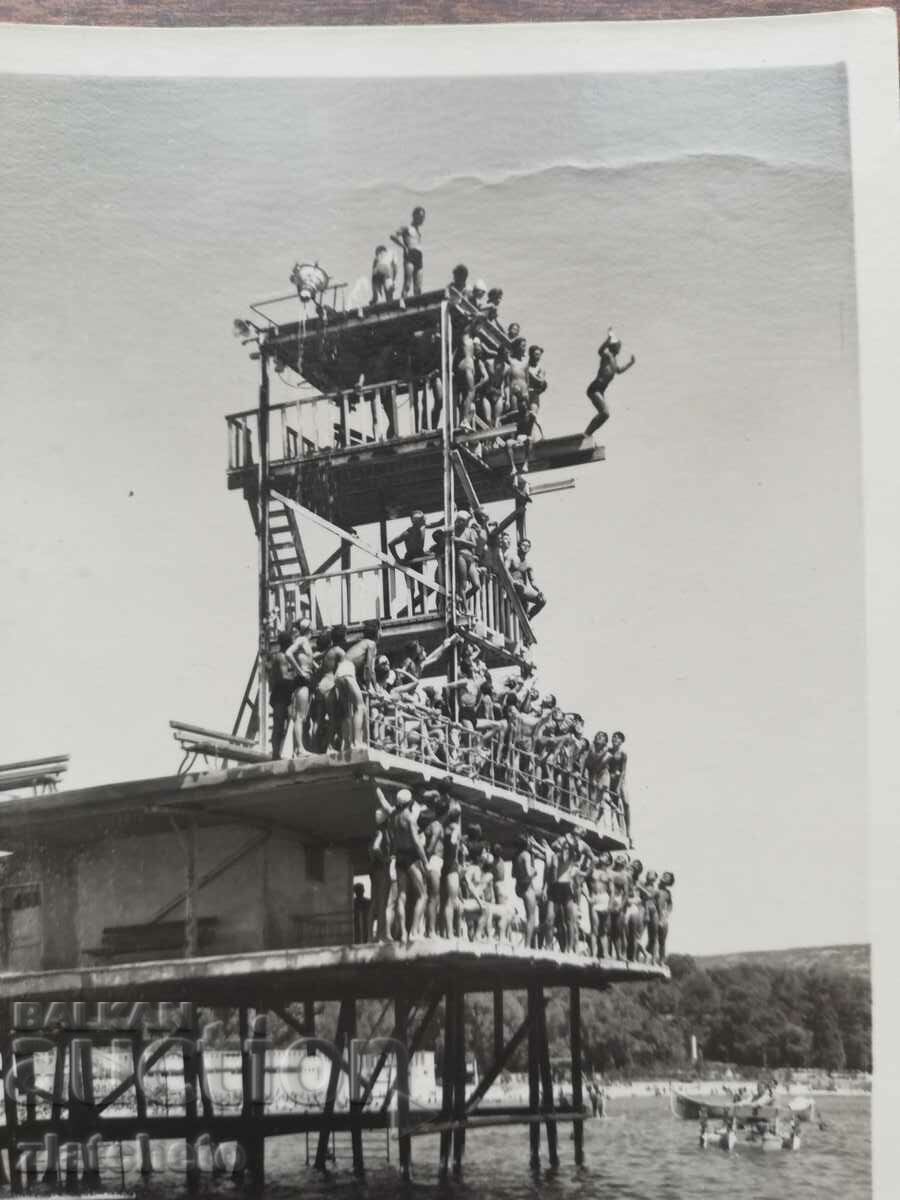 Ταχυδρομική κάρτα Βουλγαρία - Στάλιν - Βάρνα με τιμή 4.00 BGN | € 2.05 Ταχυδρομική κάρτα Βουλγαρία - Στάλιν - Βάρνα με τιμή 4.00 BGN | € 2.05