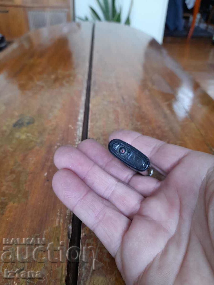 Delivery of An old Marlboro lighter Delivery of An old Marlboro lighter