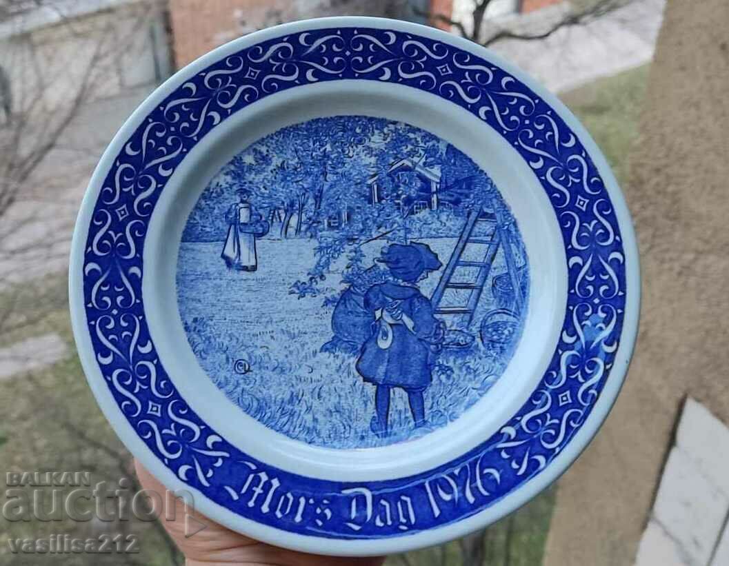 A porcelain plate! Sweden