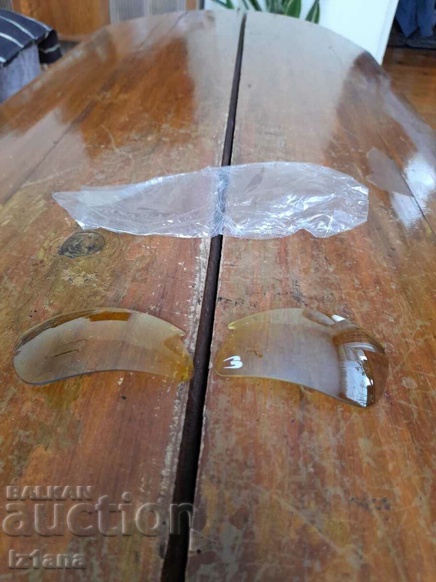 Old sunglass lenses with price 30.00 BGN | € 15.34 Old sunglass lenses with price 30.00 BGN | € 15.34