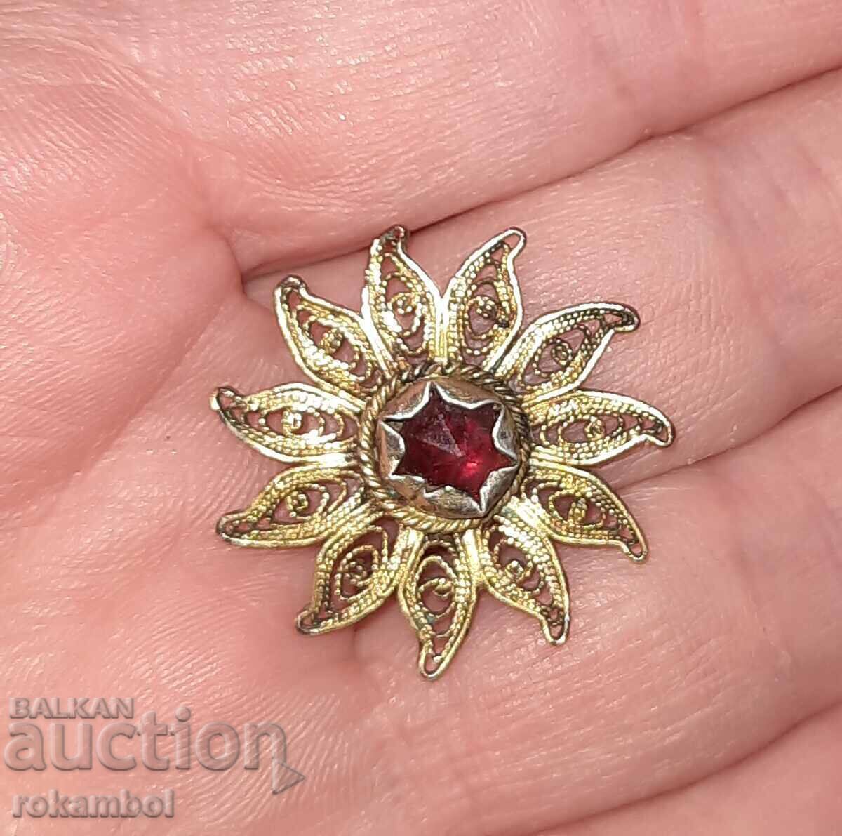 Licitație Bijuterii renascentiste din filigran de argint cu aurire cu mercur. Licitație Bijuterii renascentiste din filigran de argint cu aurire cu mercur.