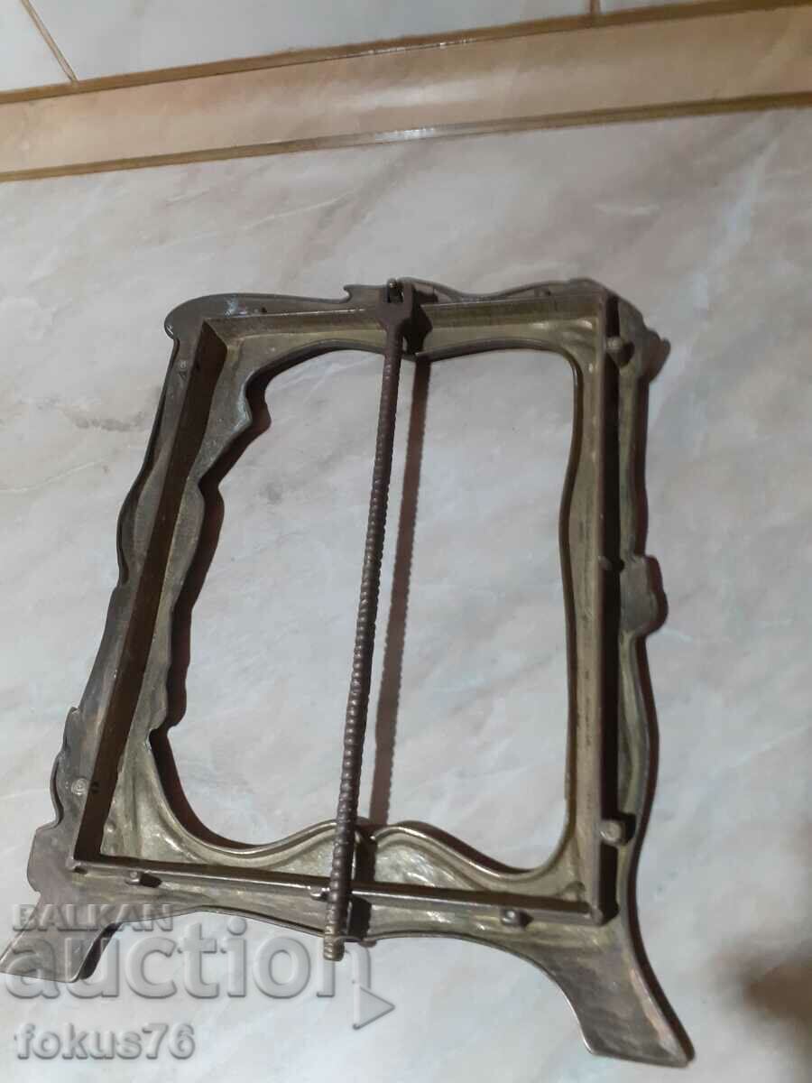 Delivery of Old Baroque Bronze Picture Frame - Large