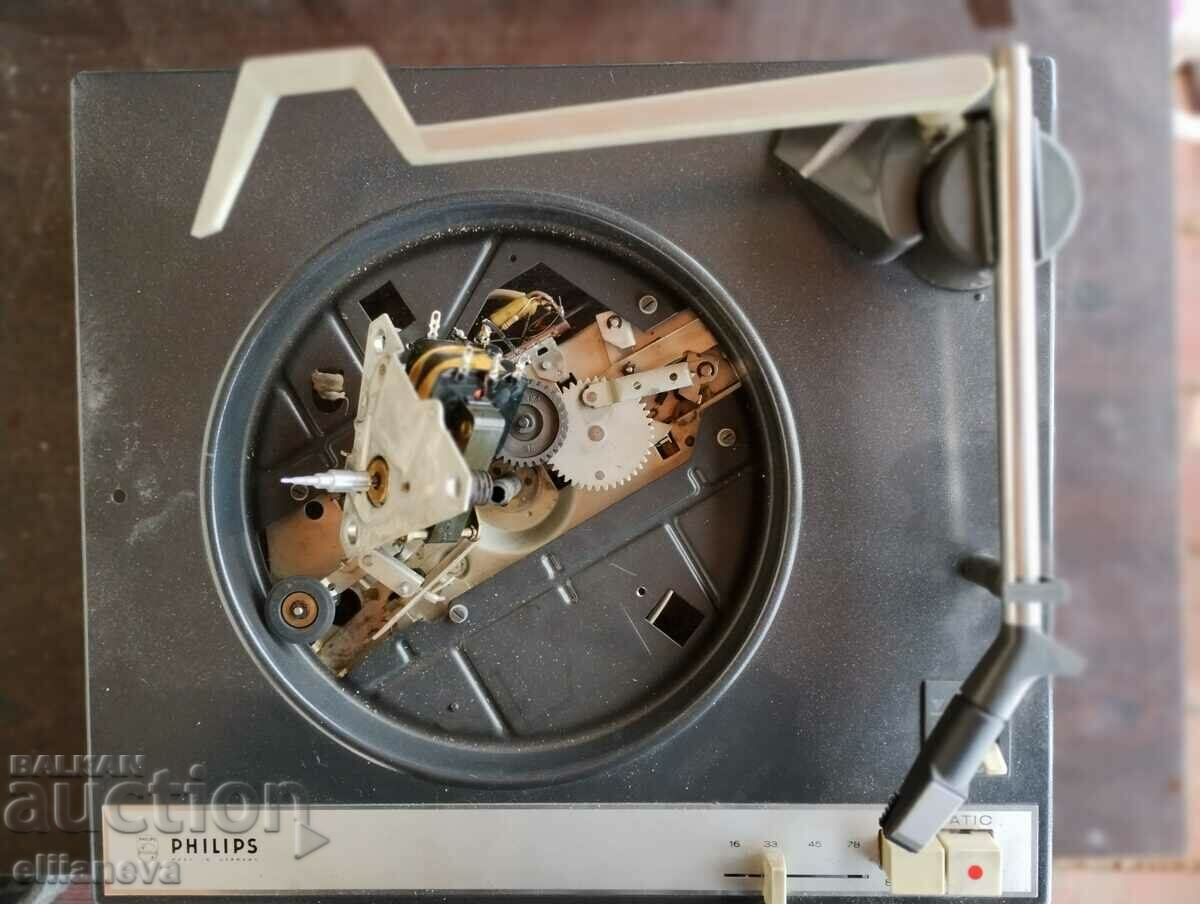 Philips turntable for parts with price 30.00 BGN | € 15.34 Philips turntable for parts with price 30.00 BGN | € 15.34