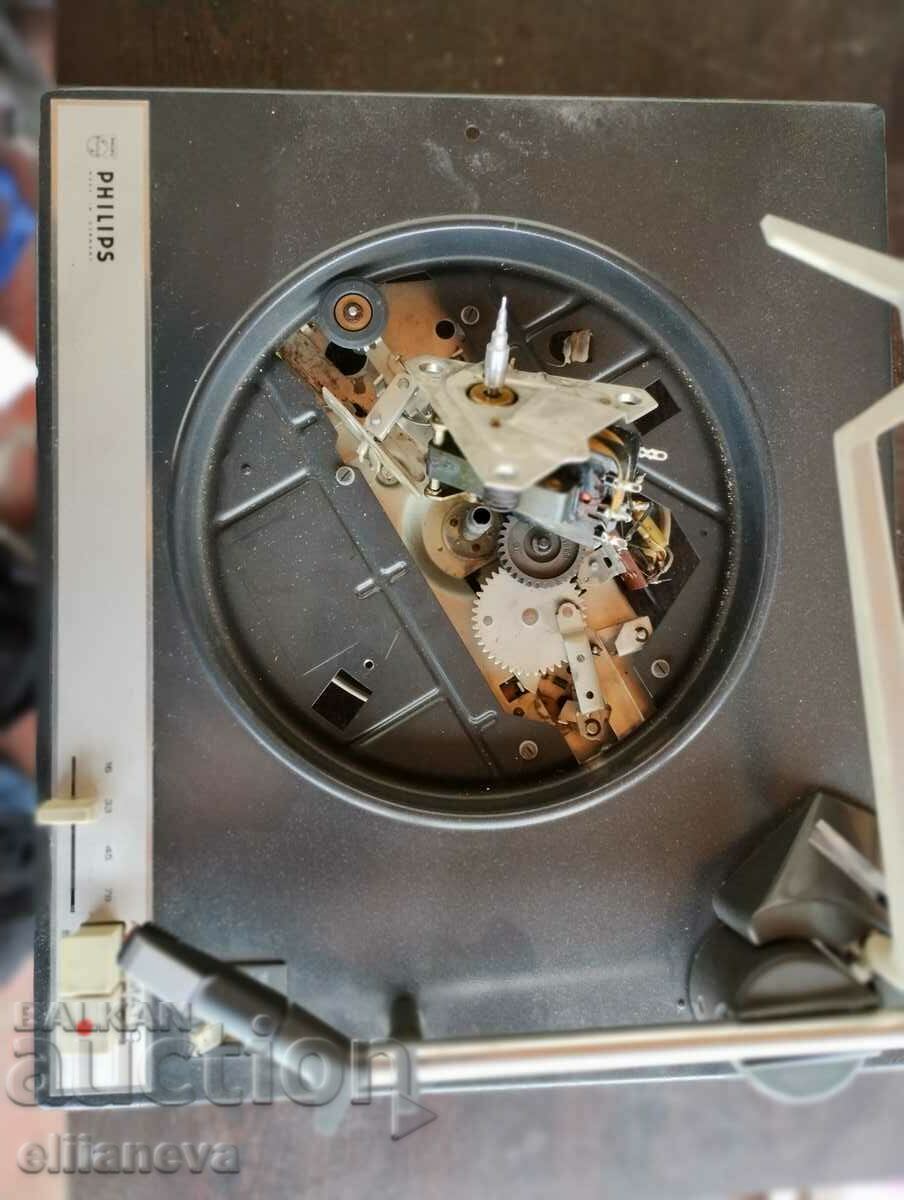 Delivery of Philips turntable for parts Delivery of Philips turntable for parts