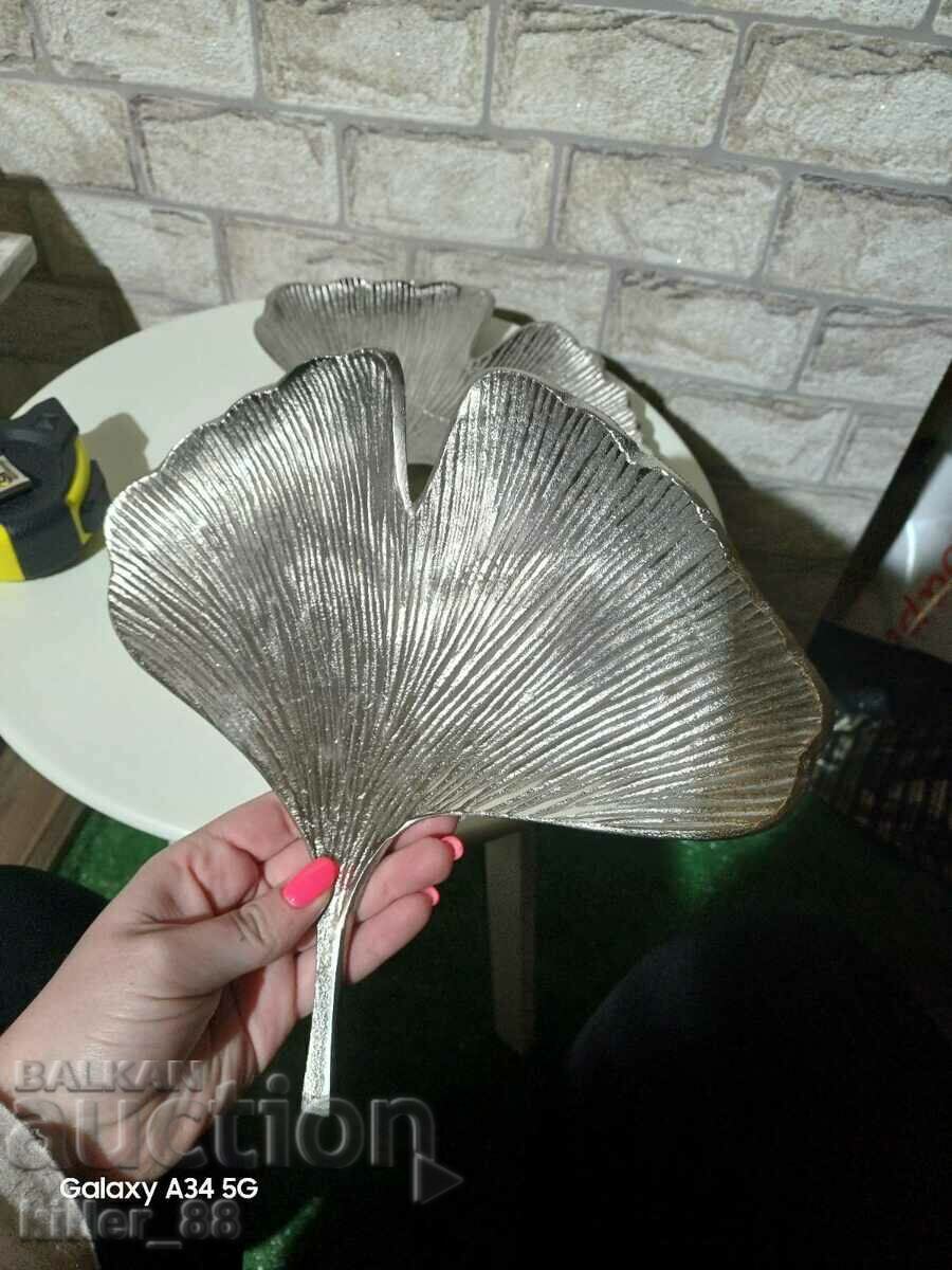 Auction Metal fruit bowls from the Netherlands Auction Metal fruit bowls from the Netherlands