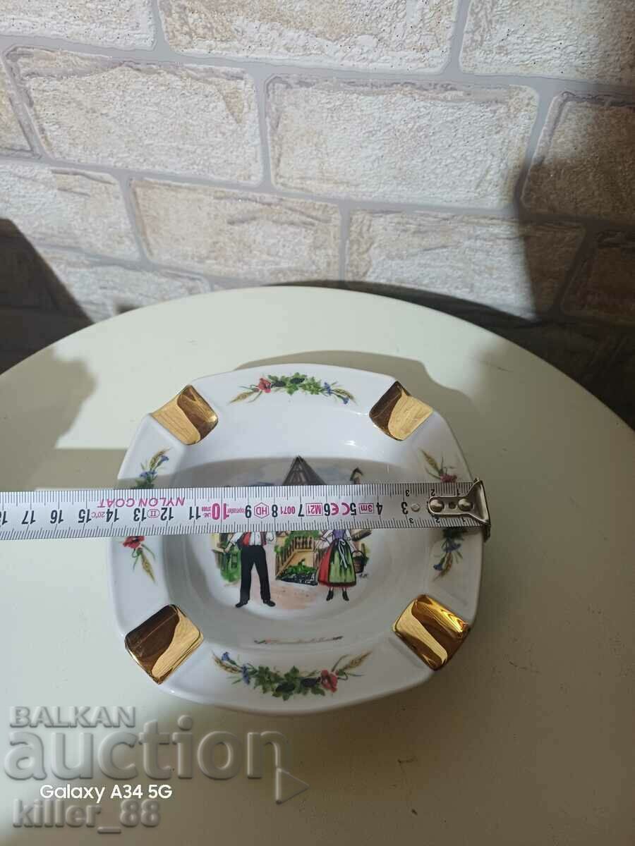 Porcelain ashtray - 7 Porcelain ashtray - 7