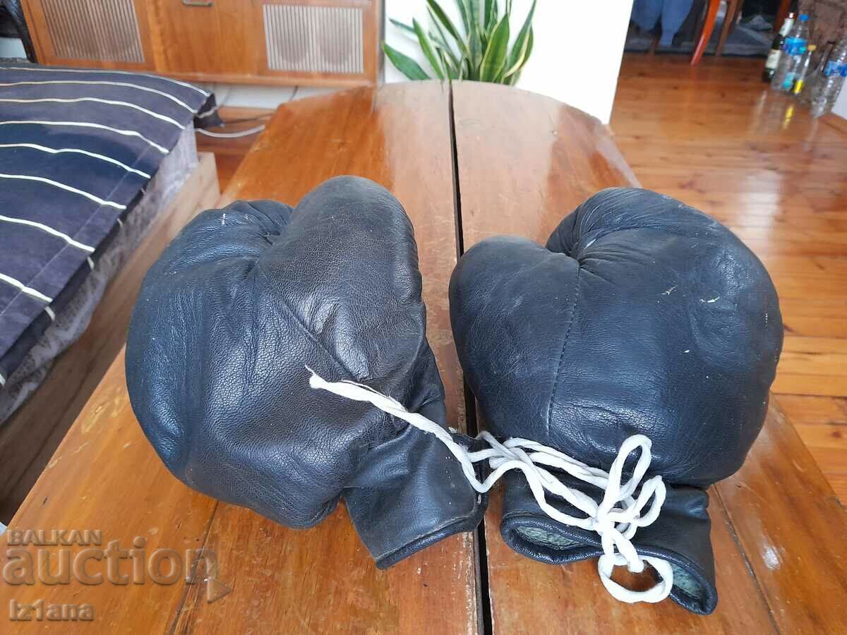 Mănuși vechi de box - 5