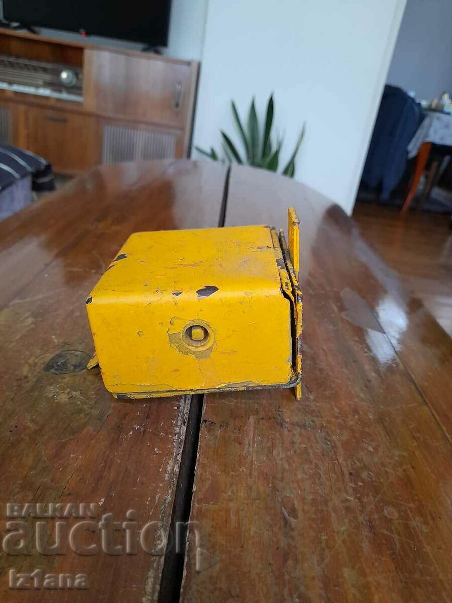 Delivery of Old punch for self-checking tickets Delivery of Old punch for self-checking tickets