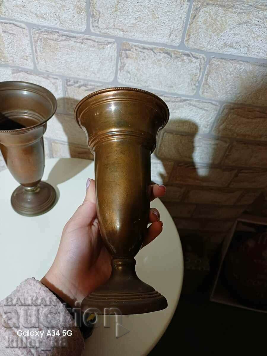 2 English vases with price 40.00 BGN | € 20.45 2 English vases with price 40.00 BGN | € 20.45