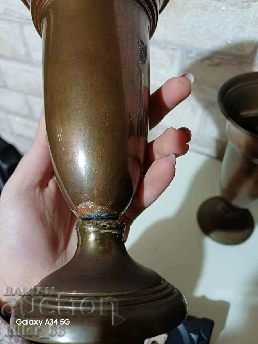 Auction 2 English vases Auction 2 English vases