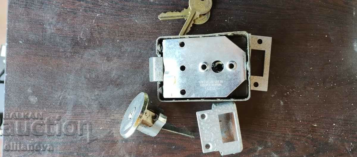 Old door lock with price 10.00 BGN | € 5.11